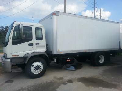 2007_GMC_T7500-SideView